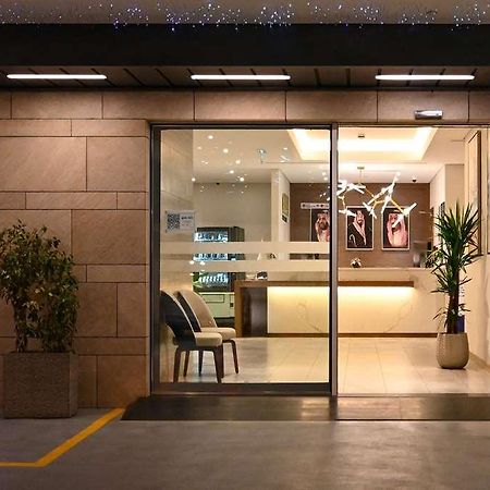Comfort Hotel Jeddah King Road Exteriör bild
