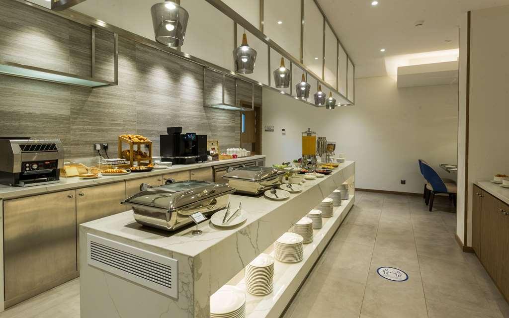 Comfort Hotel Jeddah King Road Exteriör bild