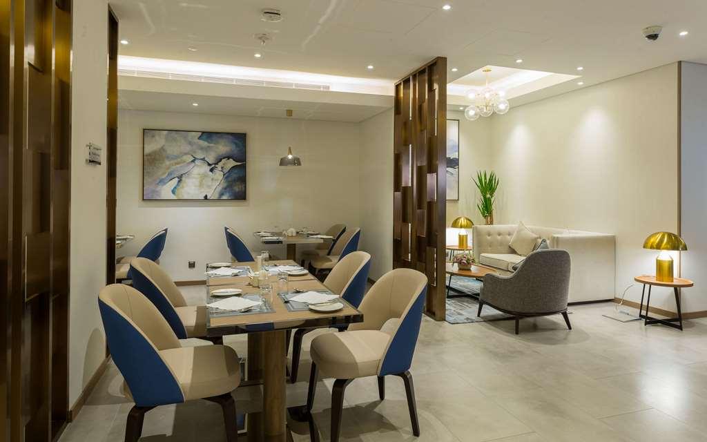 Comfort Hotel Jeddah King Road Exteriör bild