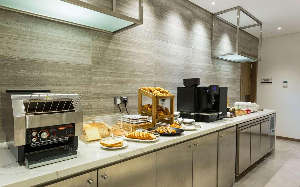 Comfort Hotel Jeddah King Road Exteriör bild