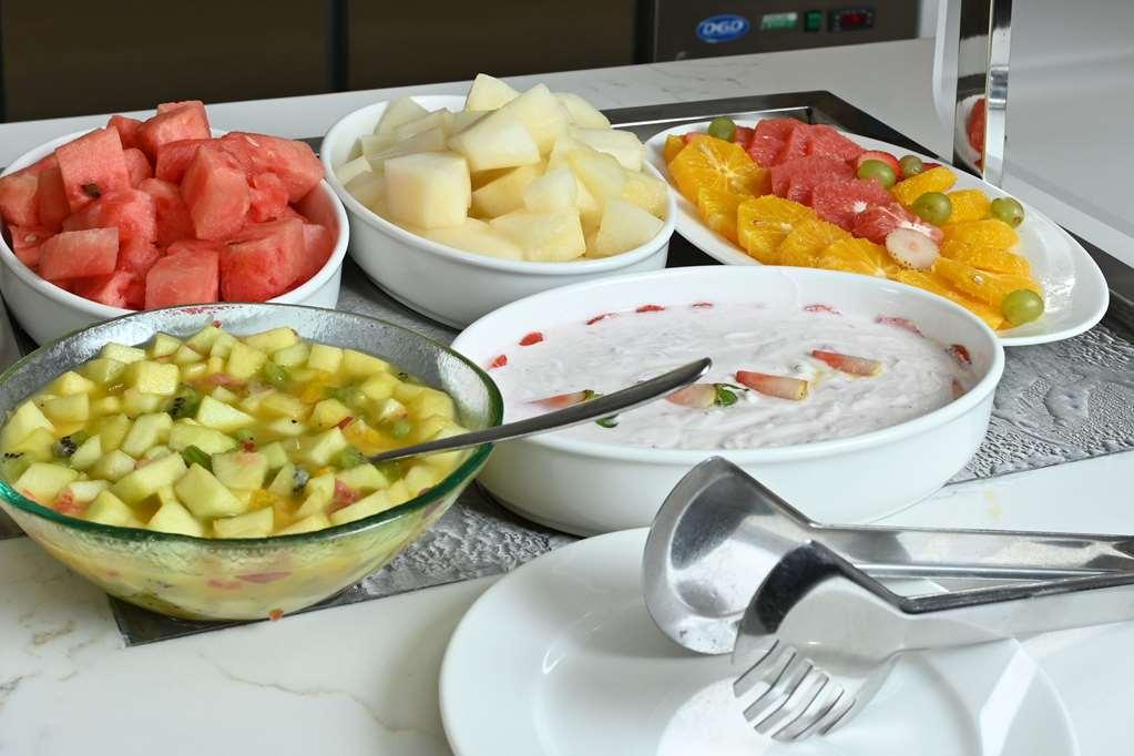 Comfort Hotel Jeddah King Road Restaurang bild