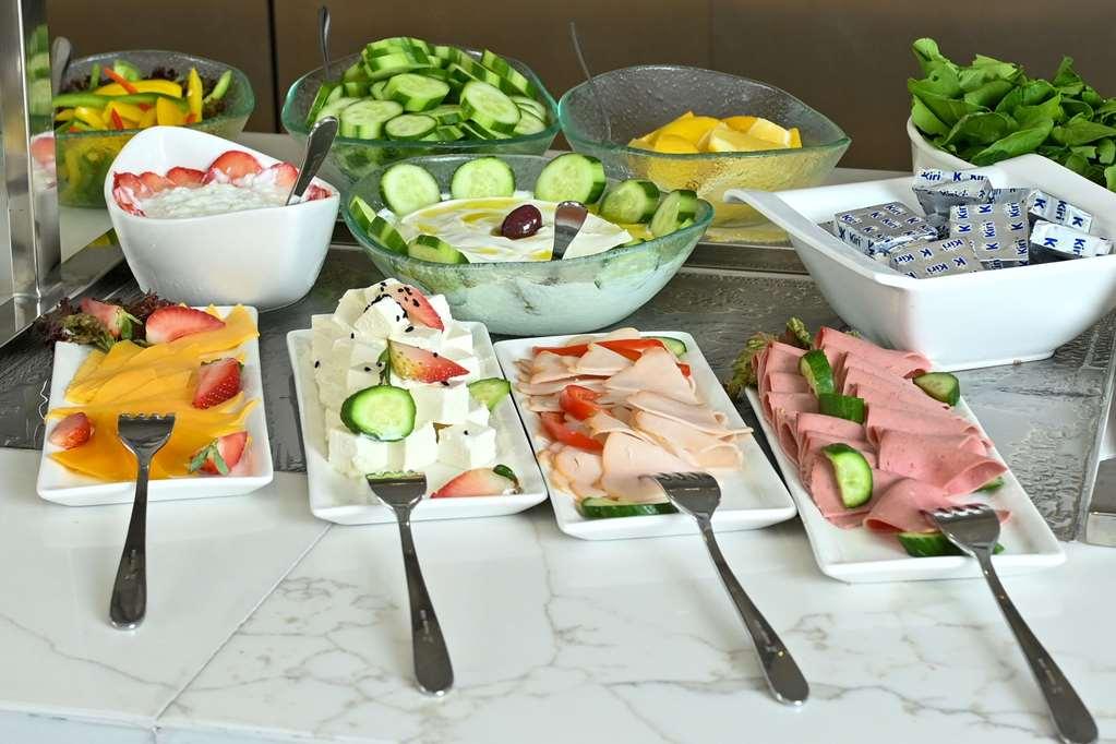 Comfort Hotel Jeddah King Road Restaurang bild